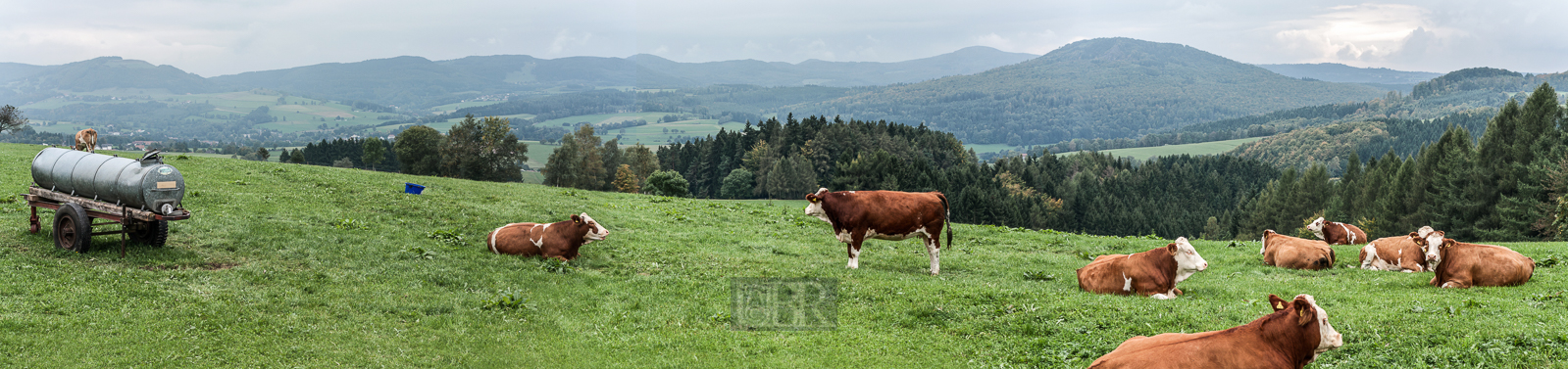 Zum Schluss: Rück-Blick vom höchsten Punkt der Tour über das Bergland der Rhön - schön