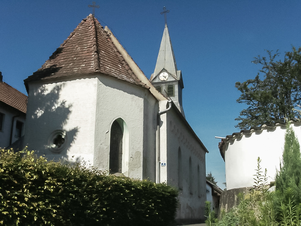 die Kirche im Ortsteil Blechhammer - renovierungbedürftig