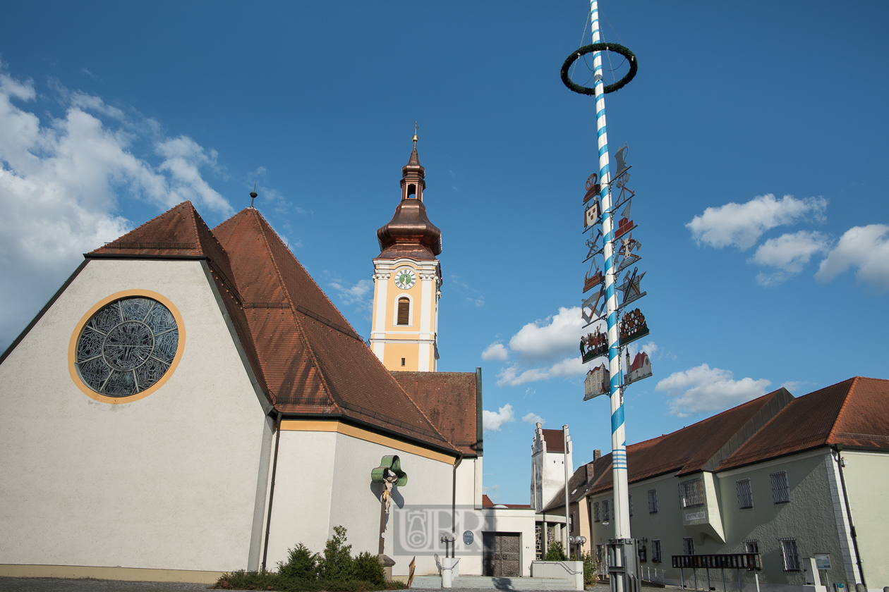 Nittenau - Am Burghof mit Kirchplatz