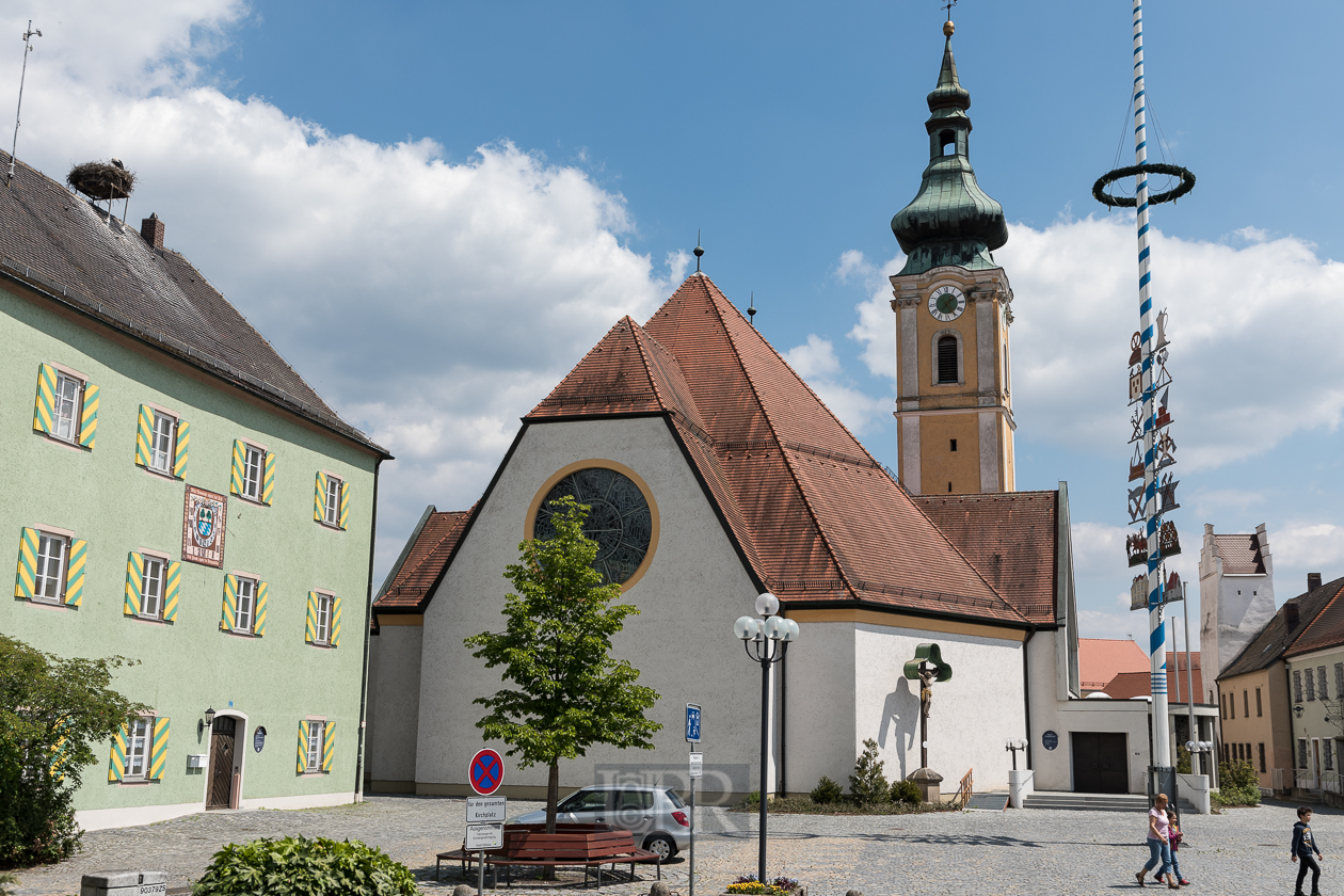 Nittenau - Am Burghof mit Kirchplatz