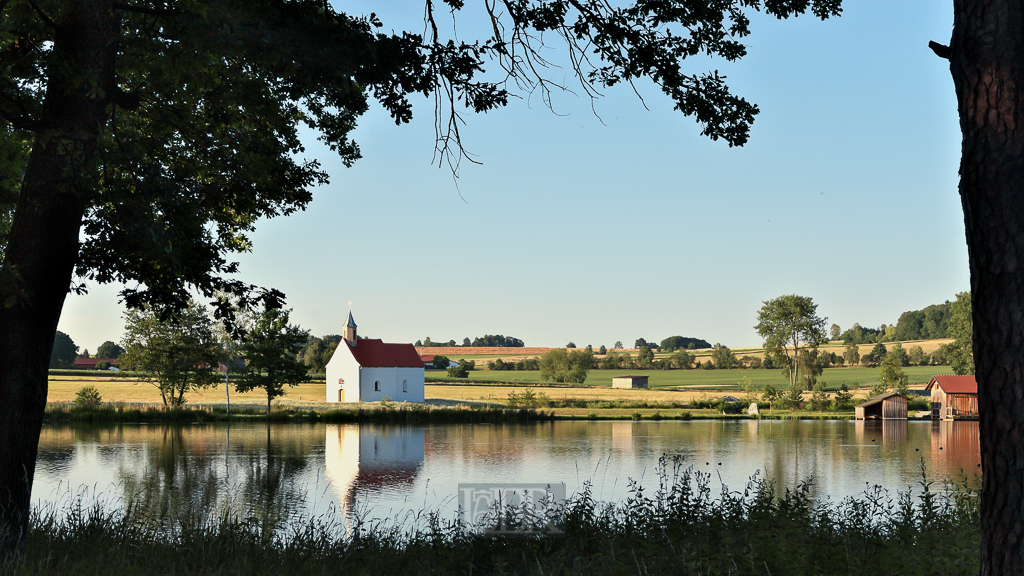 Kapelle am Teich bei Wolfersdorf