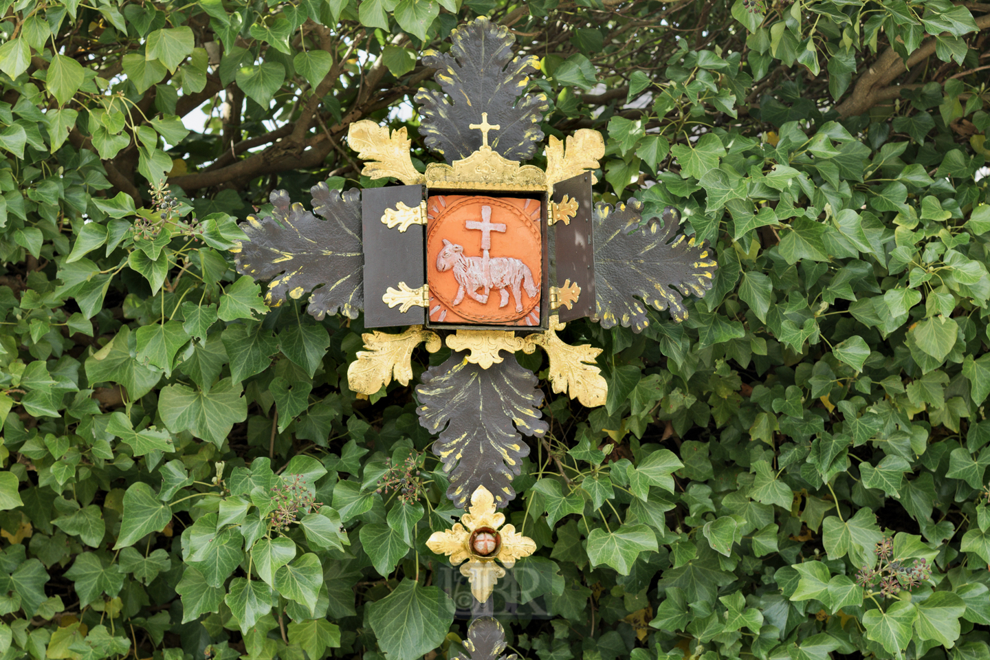 kreuz_friedhof_fs_01