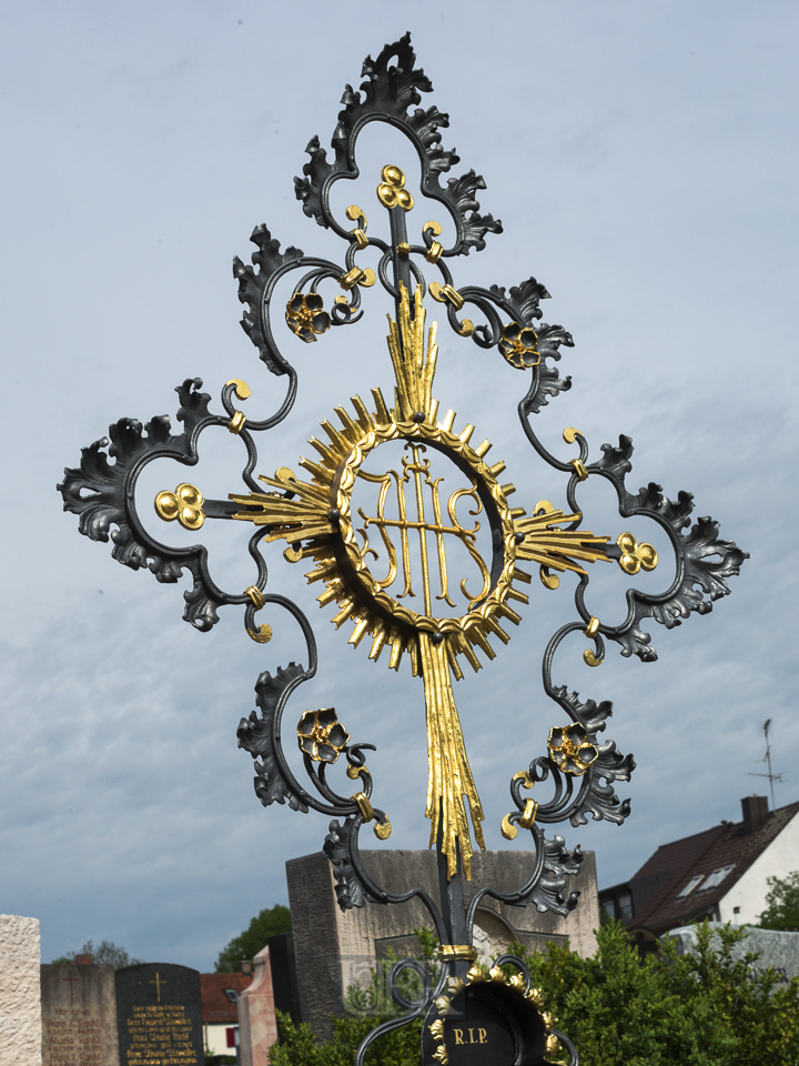 kreuz_friedhof_fs_02