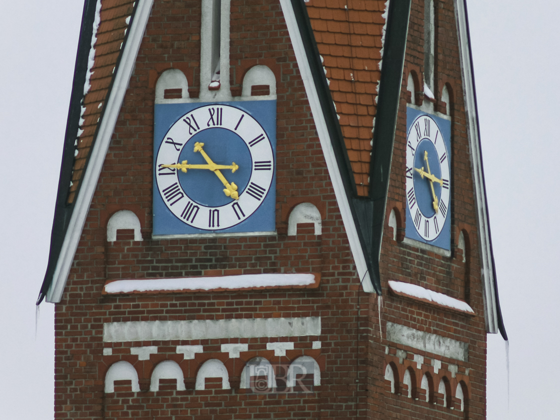 uhr_turm_kirche_suenzhausen_400